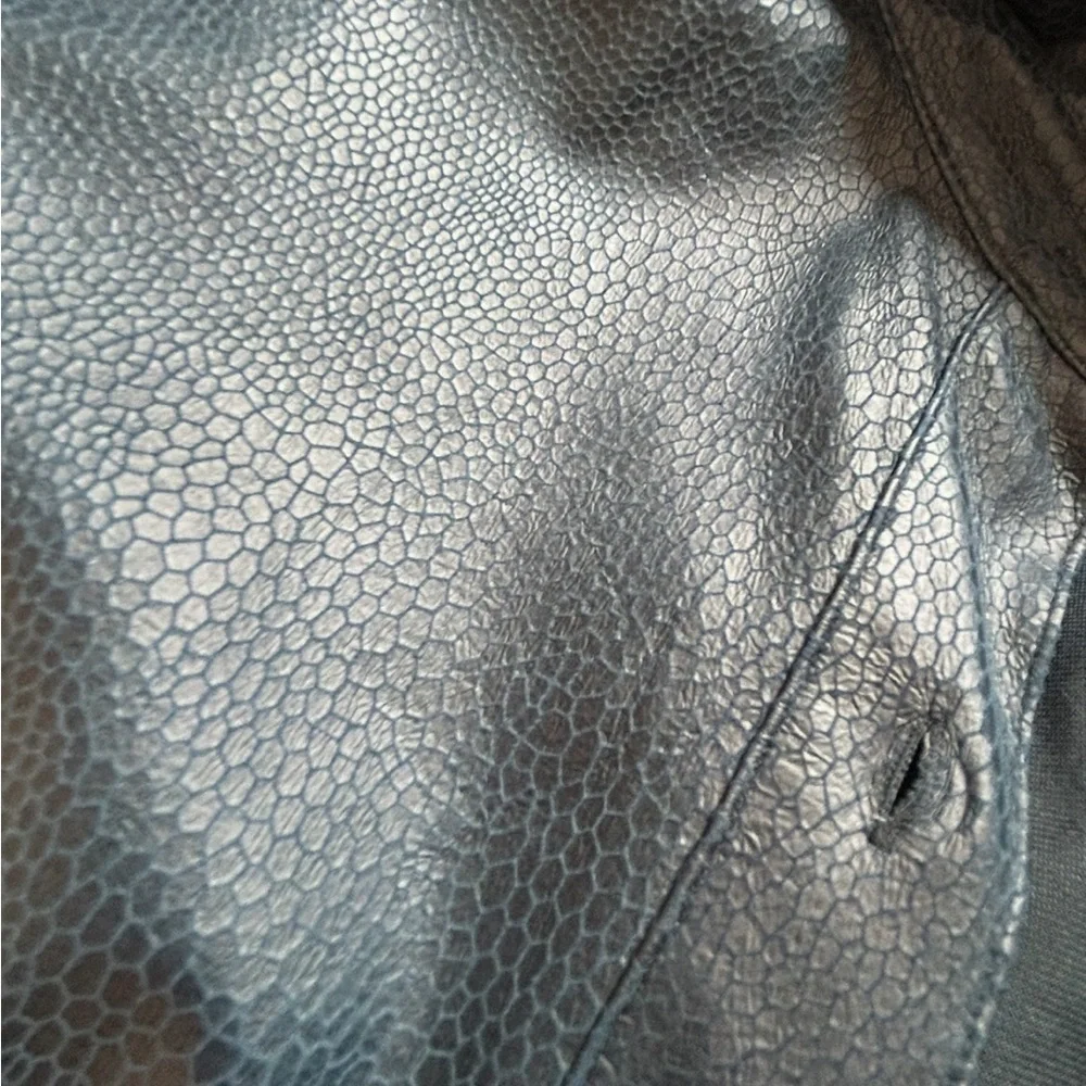 CHICOS size 2 (M)Teal Snakeskin Button Down Shirt - Brand New w/o tag - Picture 5 of 8